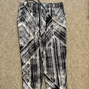 Lululemon Jet Crop Full On Luon Heat Wave White & Black Print Jogger Run Yoga